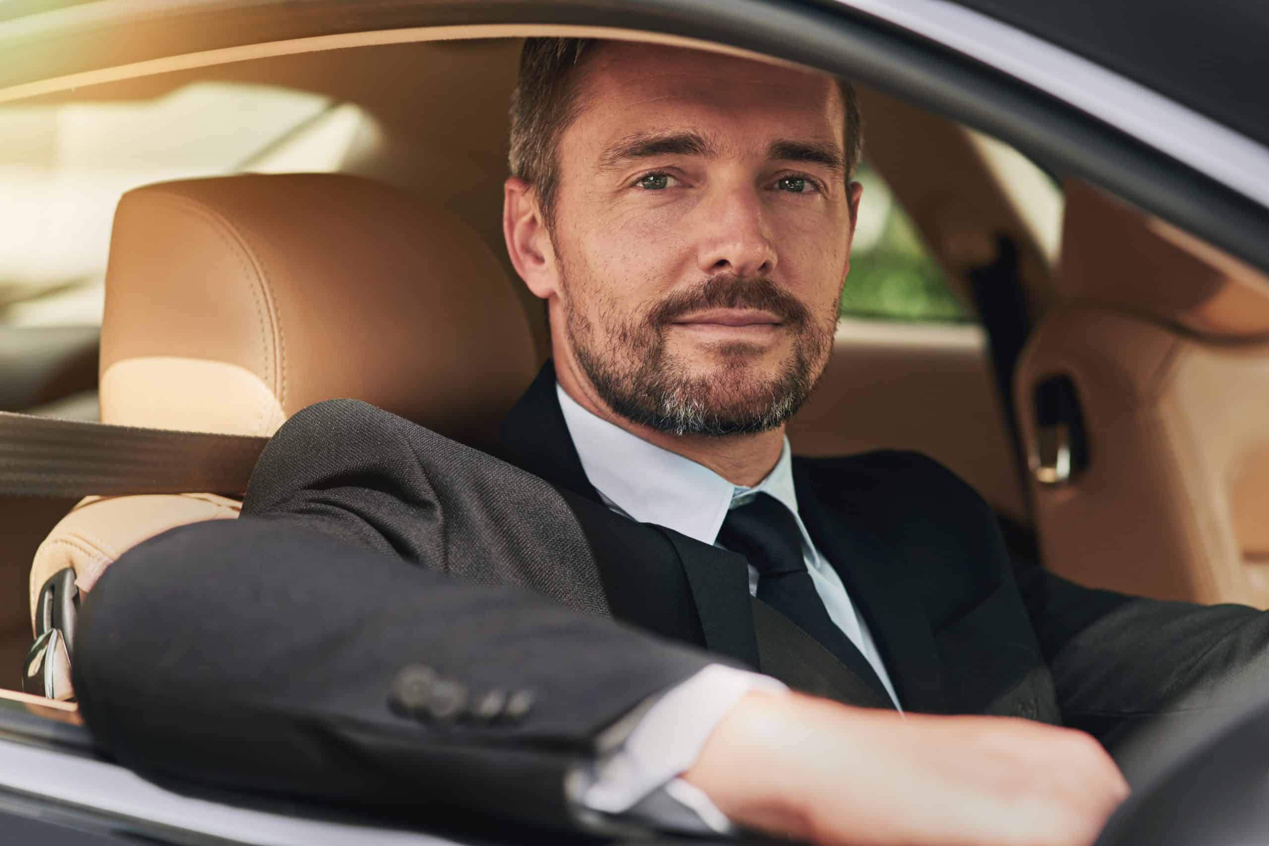 Chauffeur sur la route lors d'un aller-retour entre Paris et Courchevel